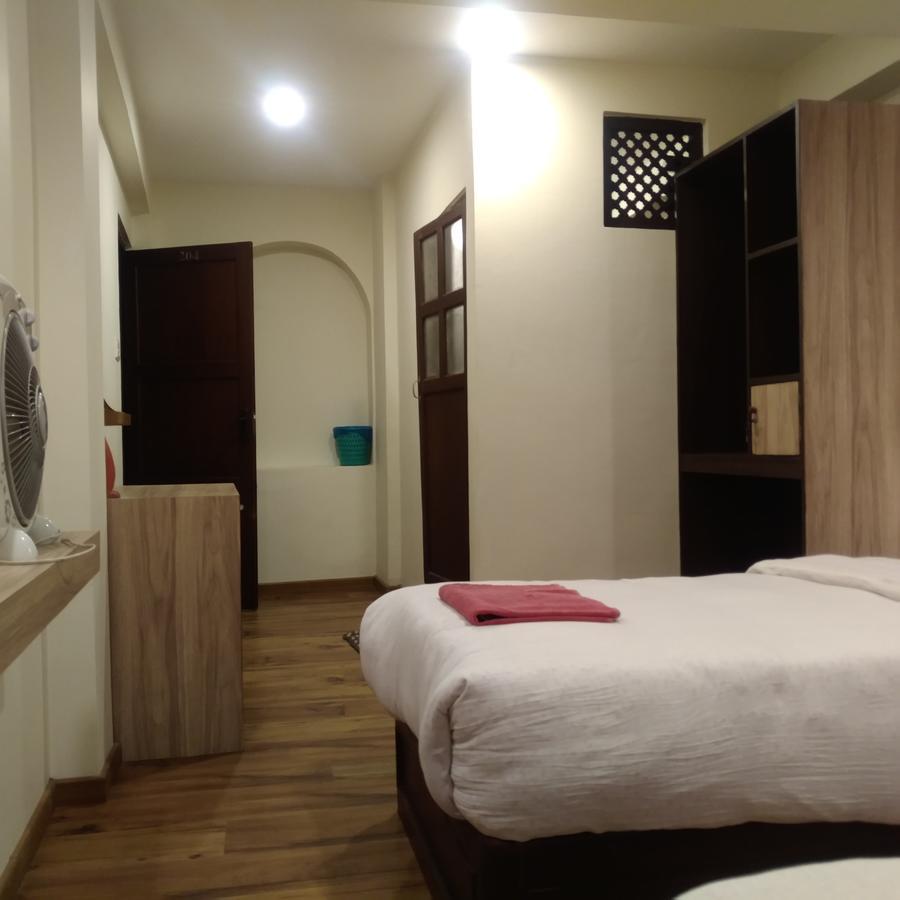 Kumari Guest House Bhatgoan Екстериор снимка