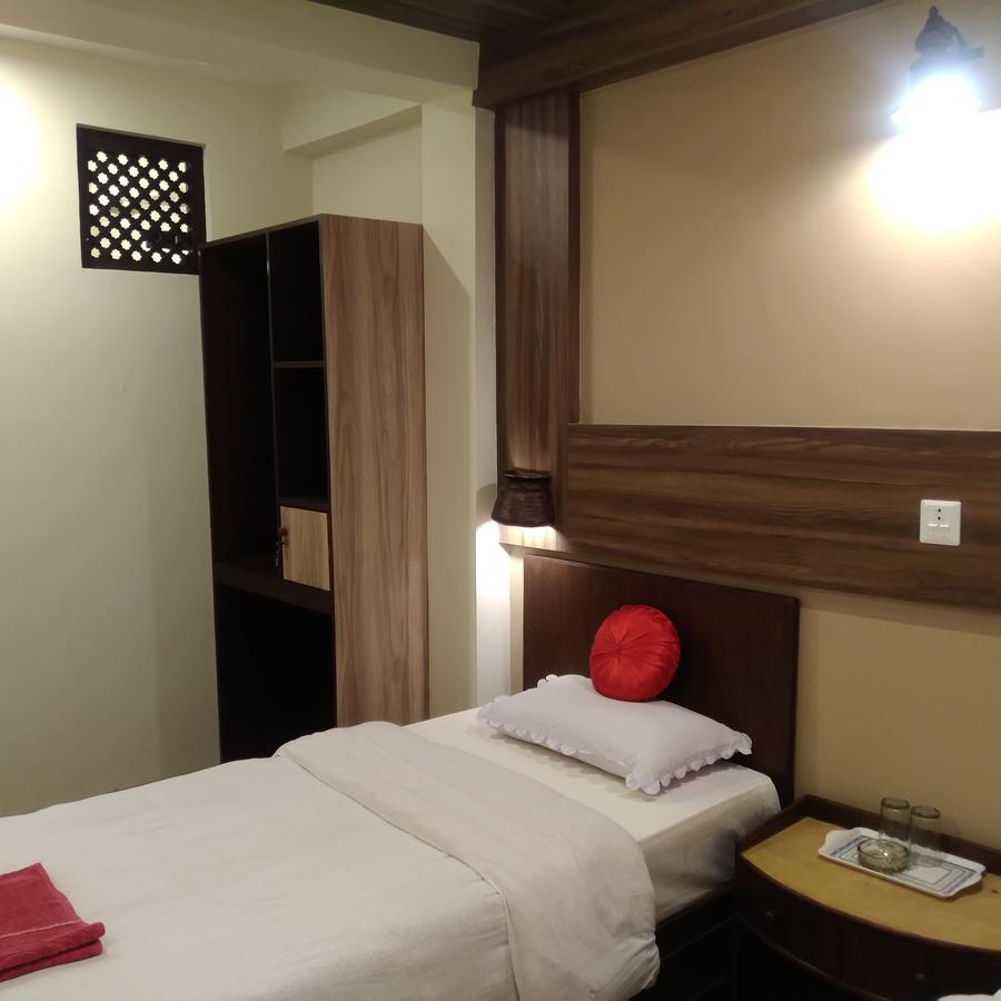 Kumari Guest House Bhatgoan Екстериор снимка