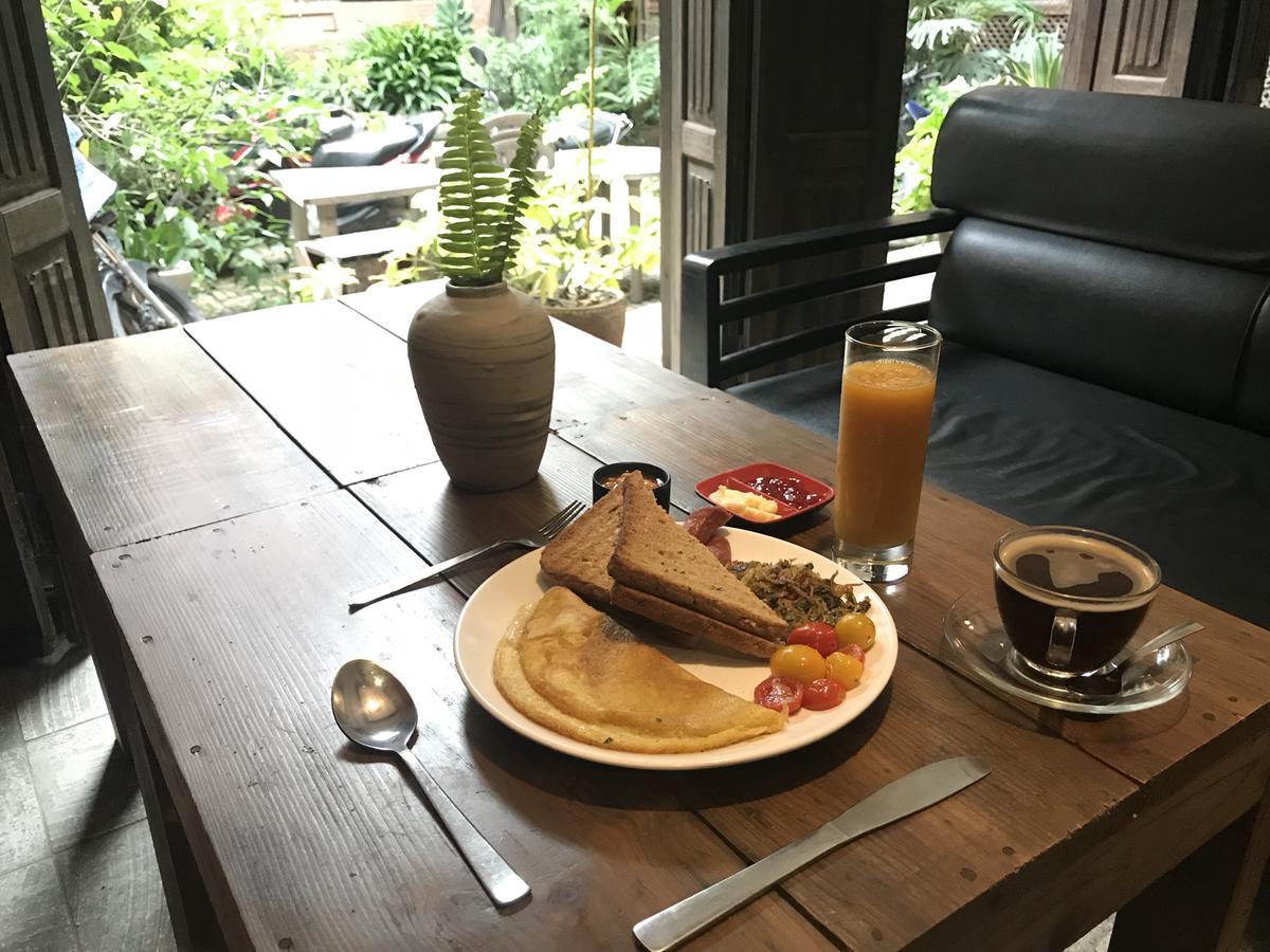 Kumari Guest House Bhatgoan Екстериор снимка