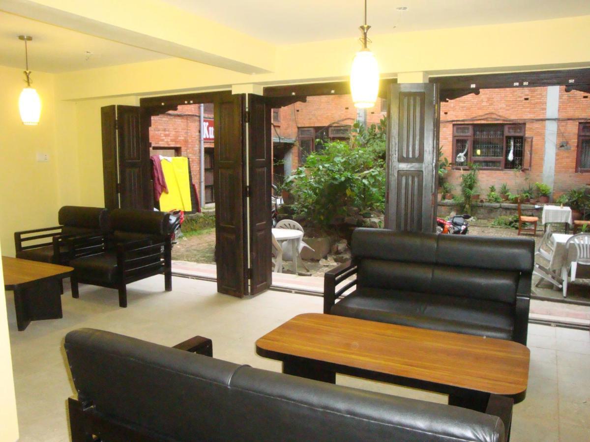 Kumari Guest House Bhatgoan Екстериор снимка
